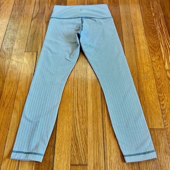 Lululemon 3/4 Length Leggings Size 4 Gray Chevron Herringbone Leggins - Picture 9 of 14